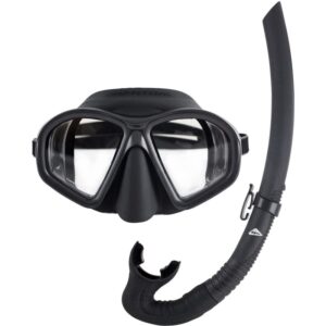 The satin camouflage finish eliminates reflection on the skirt and snorkel which reduces the chances of fish noticing you when you’re hiding on the bottom.