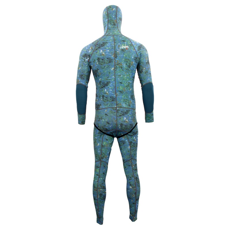 Chameleon Extreme is a High-stretch 2 piece wetsuit that allows for easy entry and is perfect for those divers that want the performance and warmth of a 2 piece wetsuit but don’t want to bother and fuss of Open-Cell material.