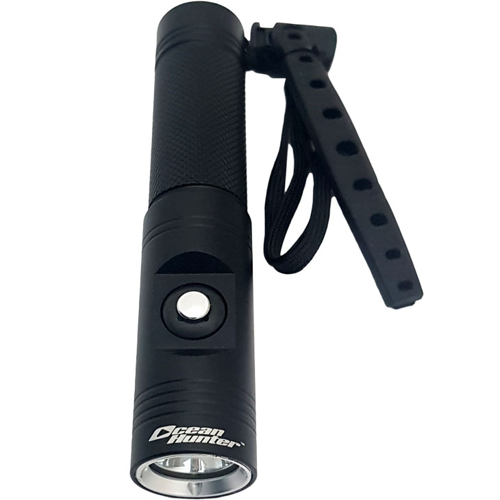 The purpose built Ocean Hunter Seeker Torch, is the perfect partner to help improve your success on Cray Diving missions.